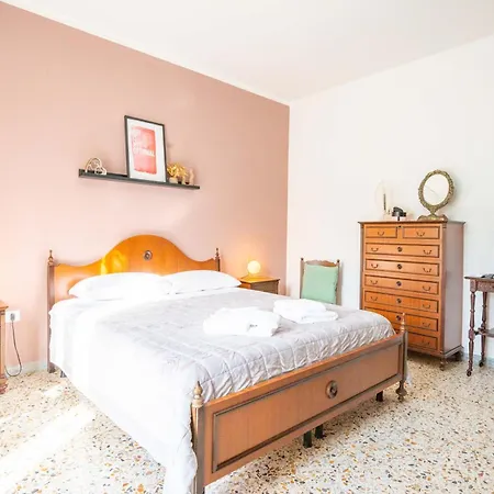 La Casa Di Nirvana Bracciano (Rome)